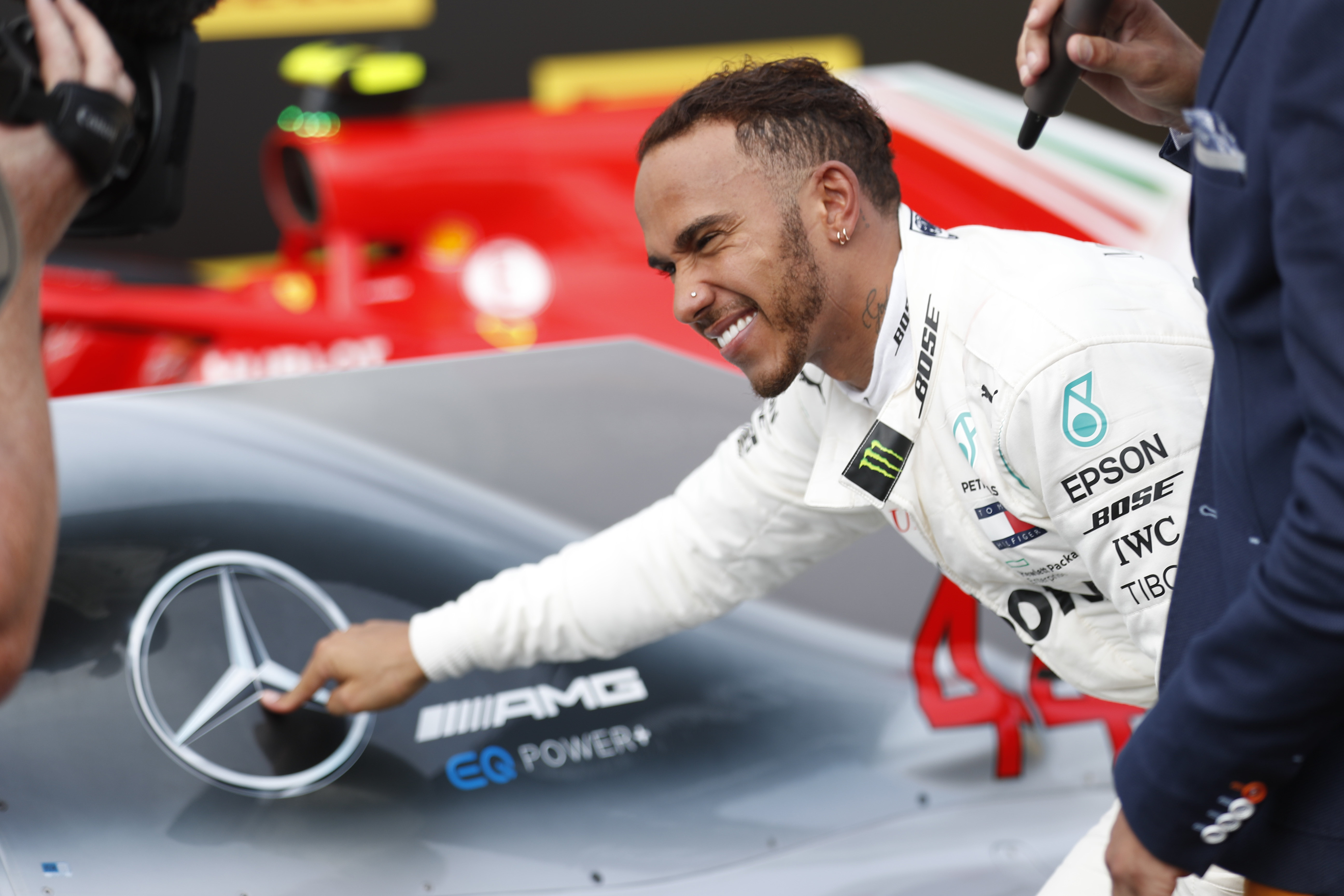 Lewis Hamilton - podpisanie kontraktu