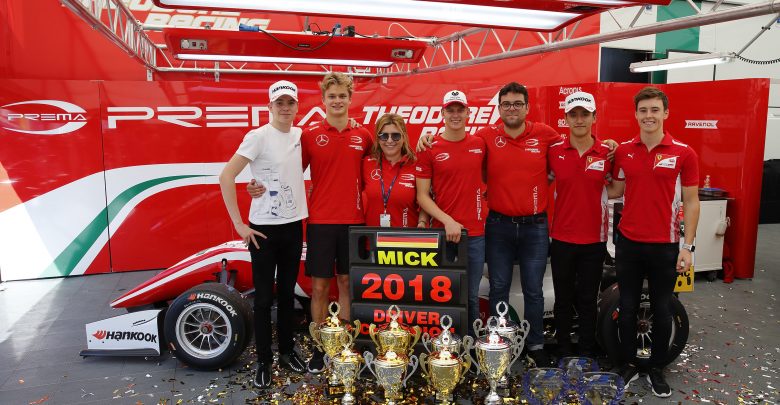 10 Robert Shvartzman (RUS, PREMA Theodore Racing, Dallara F317 – Mercedes-Benz), 7 Ralf Aron (EST, PREMA Theodore Racing, Dallara F317 - Mercedes-Benz), Angelina Ertsou (PREMA Theodore Racing), 4 Mick Schumacher (DEU, PREMA Theodore Racing, Dallara F317 – Mercedes-Benz), Rene Rosin (Team Manager PREMA Theodore Racing), 1 Guanyu Zhou (CHN, PREMA Theodore Racing, Dallara F317 - Mercedes-Benz), 8 Marcus Armstrong (ITA, PREMA Theodore Racing, Dallara F317 – Mercedes-Benz), FIA Formula 3 European Championship, round 10, Hockenheim (DEU), 12. - 14. October 2018