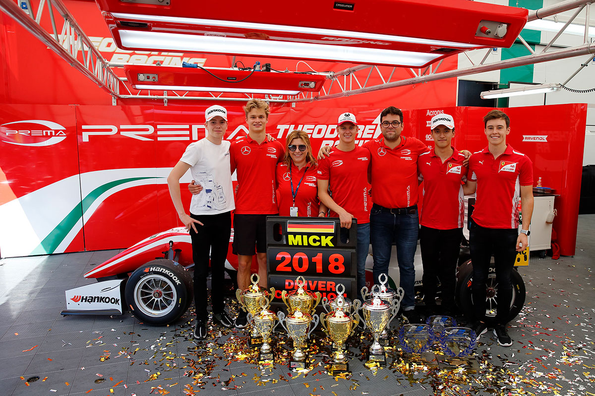 10 Robert Shvartzman (RUS, PREMA Theodore Racing, Dallara F317 – Mercedes-Benz), 7 Ralf Aron (EST, PREMA Theodore Racing, Dallara F317 - Mercedes-Benz), Angelina Ertsou (PREMA Theodore Racing), 4 Mick Schumacher (DEU, PREMA Theodore Racing, Dallara F317 – Mercedes-Benz), Rene Rosin (Team Manager PREMA Theodore Racing), 1 Guanyu Zhou (CHN, PREMA Theodore Racing, Dallara F317 - Mercedes-Benz), 8 Marcus Armstrong (ITA, PREMA Theodore Racing, Dallara F317 – Mercedes-Benz), FIA Formula 3 European Championship, round 10, Hockenheim (DEU), 12. - 14. October 2018