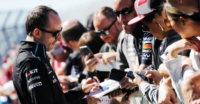 Robert Kubica (POL) Williams Racing signs autographs for the fans. Canadian Grand Prix, Thursday 6th June 2019. Montreal, Canada.