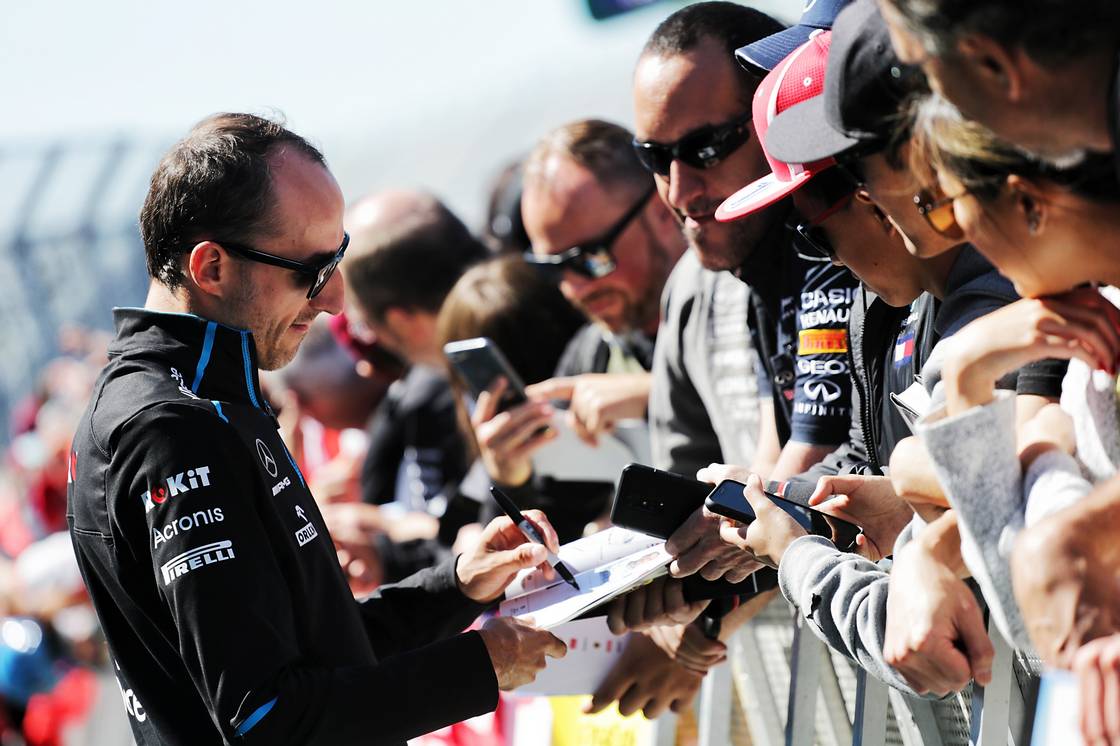 Robert Kubica (POL) Williams Racing signs autographs for the fans. Canadian Grand Prix, Thursday 6th June 2019. Montreal, Canada.