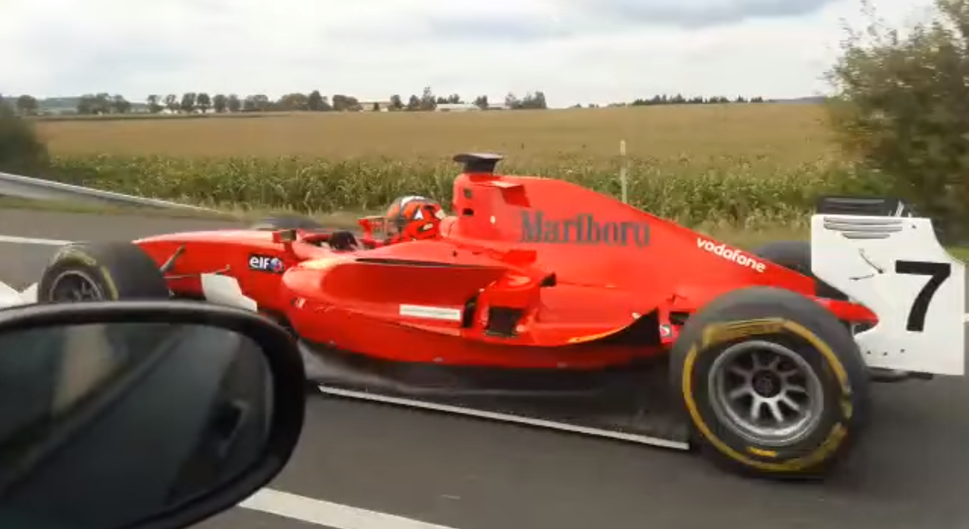 gp2 - Bolid na autostradzie