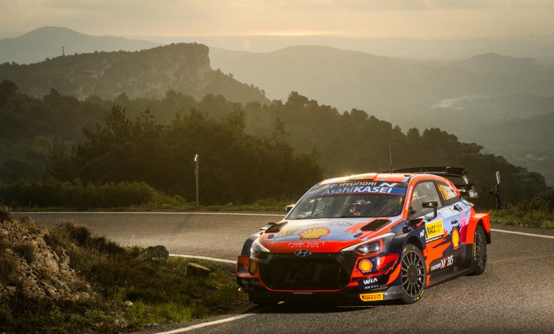 Thierry NEUVILLE (BEL) Martijn WYDAEGHE (BEL) of team HYUNDAI SHELL MOBIS WORLD RALLY TEAM" are seen racing during the World Rally Championship Spain in Salou, Spain on 15,October Hyundai Motorsport Thierry Neuville