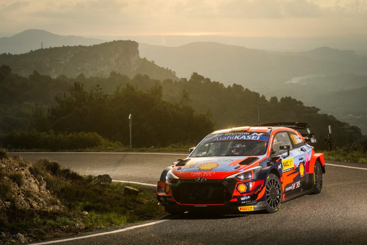 Thierry NEUVILLE (BEL) Martijn WYDAEGHE (BEL) of team HYUNDAI SHELL MOBIS WORLD RALLY TEAM" are seen racing during the World Rally Championship Spain in Salou, Spain on 15,October Hyundai Motorsport Thierry Neuville