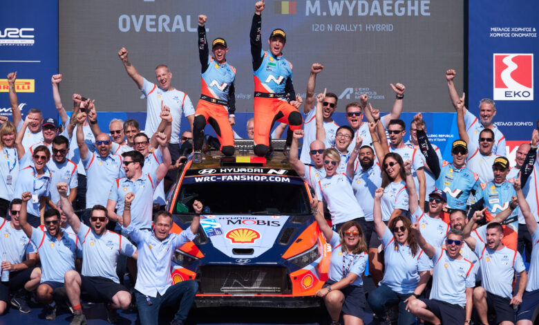 2024 FIA World Rally Championship Round 10, Rally Acropolis Greece 2024, 5-8 September 2024 Thierry Neuville, Martijn Wydaeghe, Hyundai i20 N Rally1 Hybrid, Podium during Day 3 of WRC Acropolis Rally 2024 Photographer: Romain Thuillier