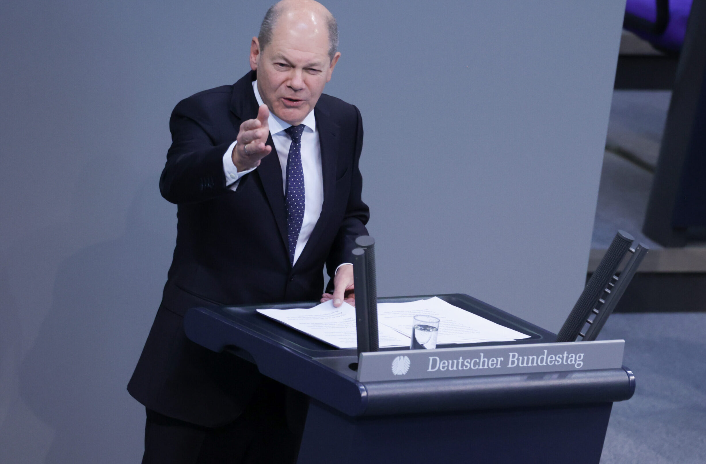 Bundeskanzler Olaf Scholz bei der Generalaussprache in der Haushaltswoche am Mittwoch, 23. November 2022, zum Etat des Bundeskanzlers und des Bundeskanzleramtes.