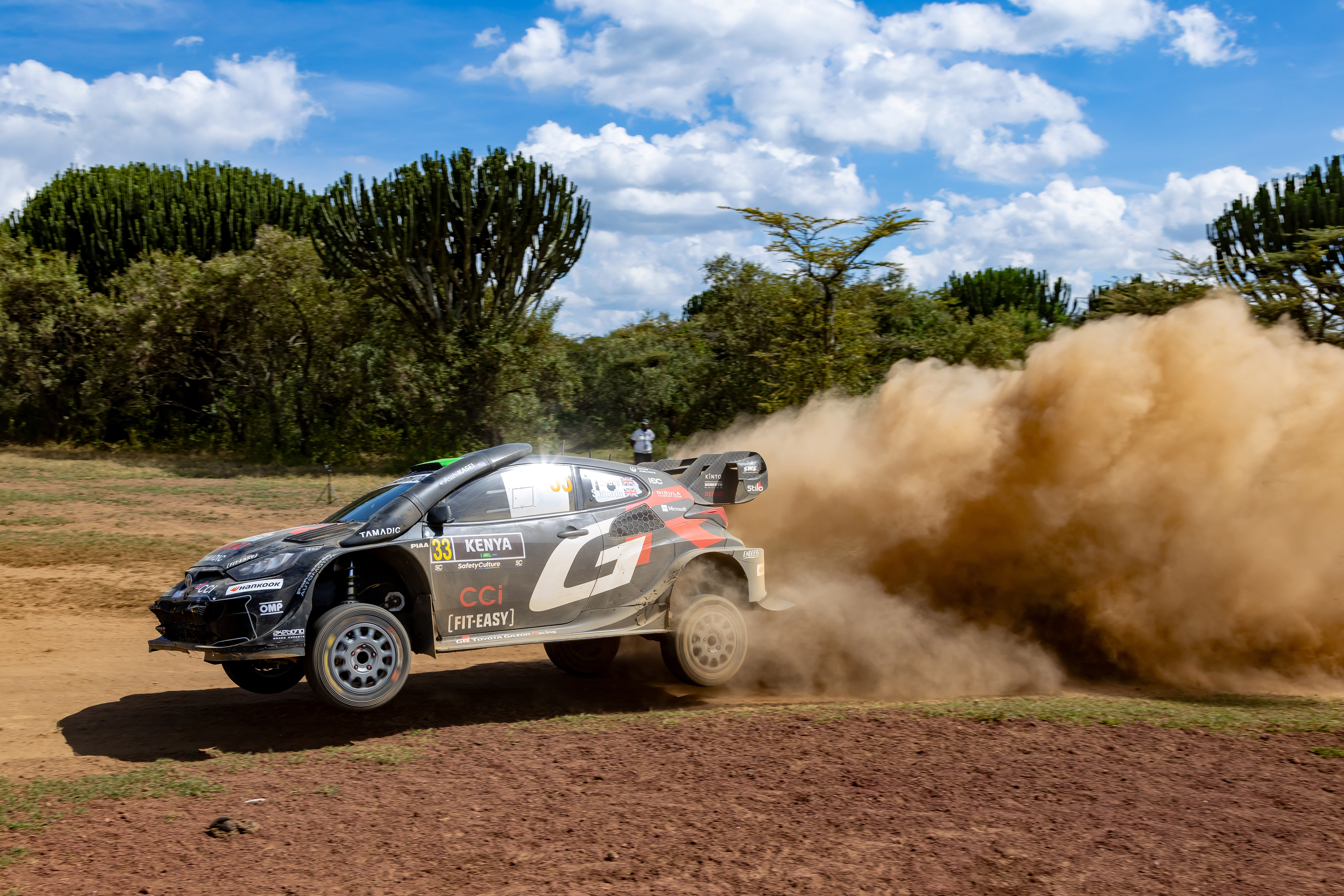 Evans umacnia pozycję lidera. Problemy „Kajto”