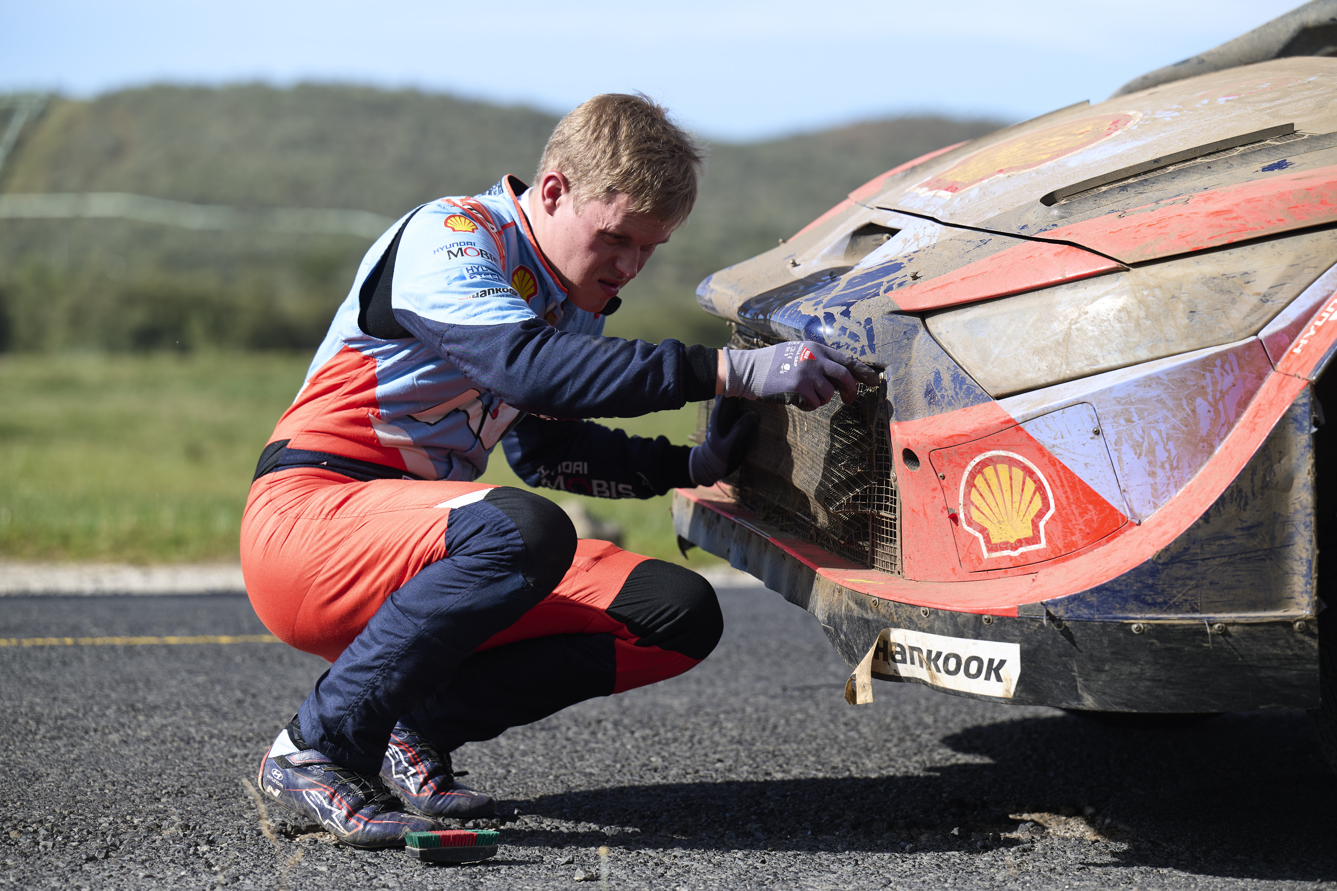 Tänak chwali zespół