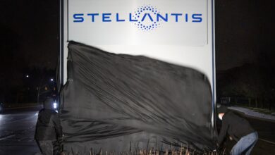 The new signage was revealed at the North America office in Auburn Hills, Mich., marking the launch of a world leader for a new era of sustainable mobility. The new company was formed by the merger of FCA and Groupe PSA. Stellantis