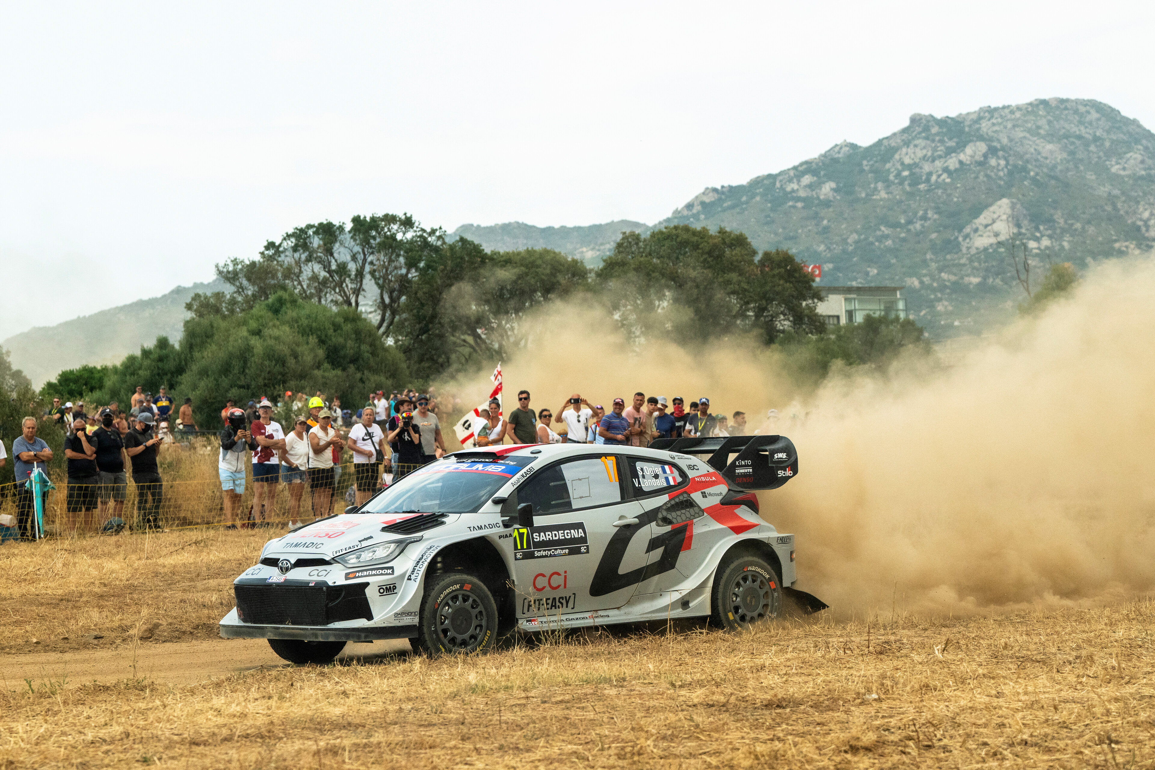 Ogier liderem po brutalnym piątku na Rajdzie Sardynii