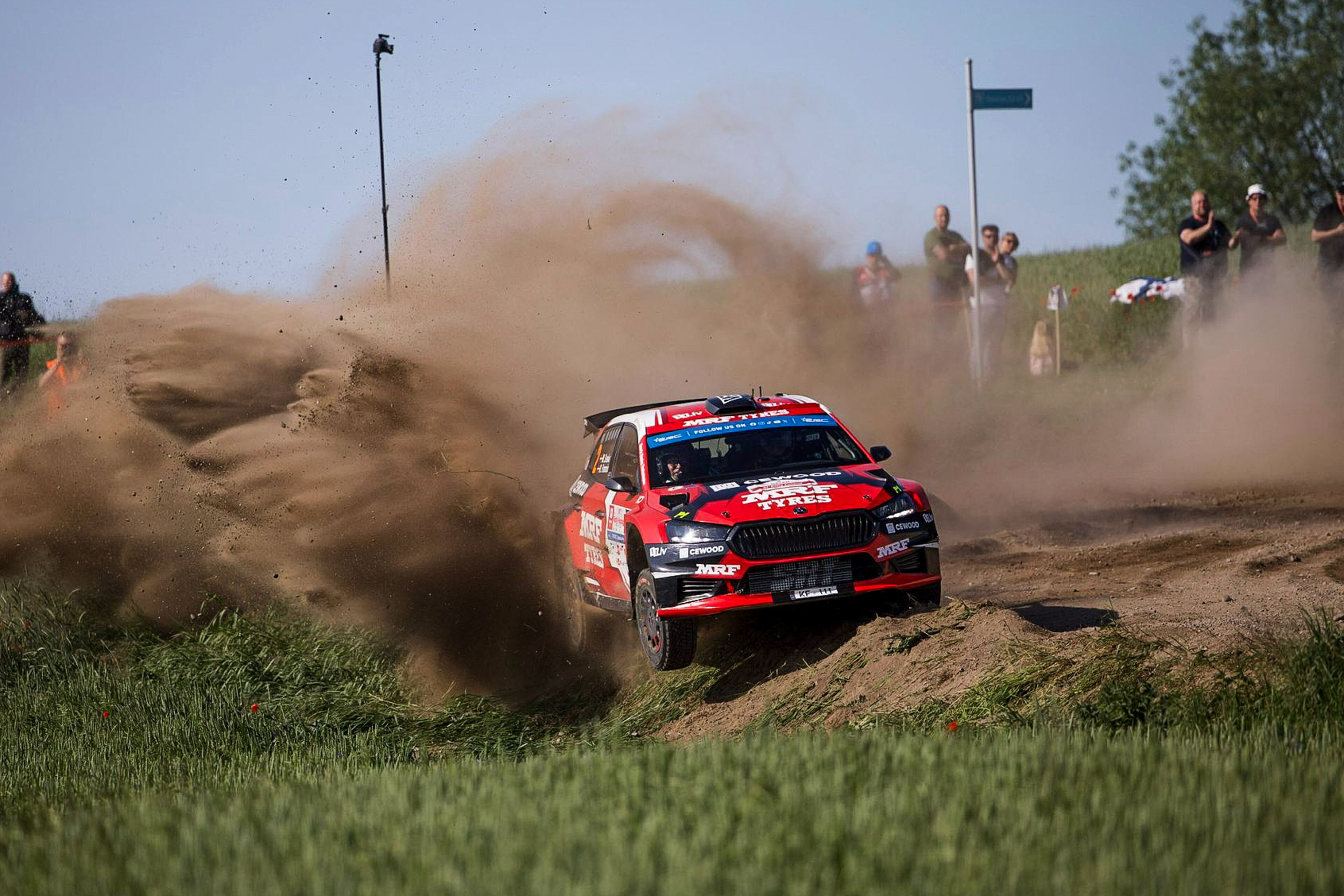 Mārtiņš Sesks i MRF Tyres ruszają z programem wsparcia dla młodych rajdowców