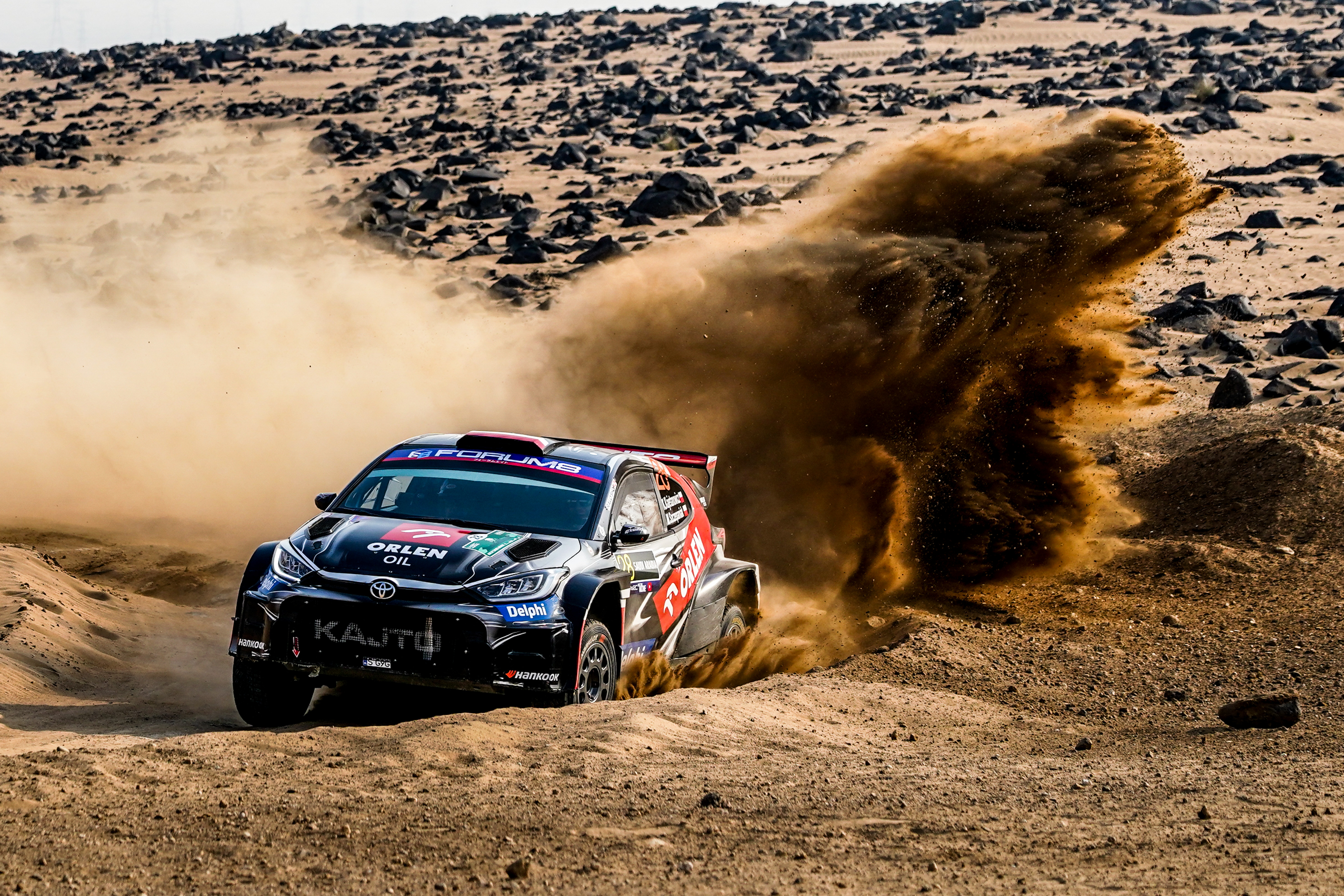 Kajetanowicz wysoko w WRC2 po pierwszym etapie