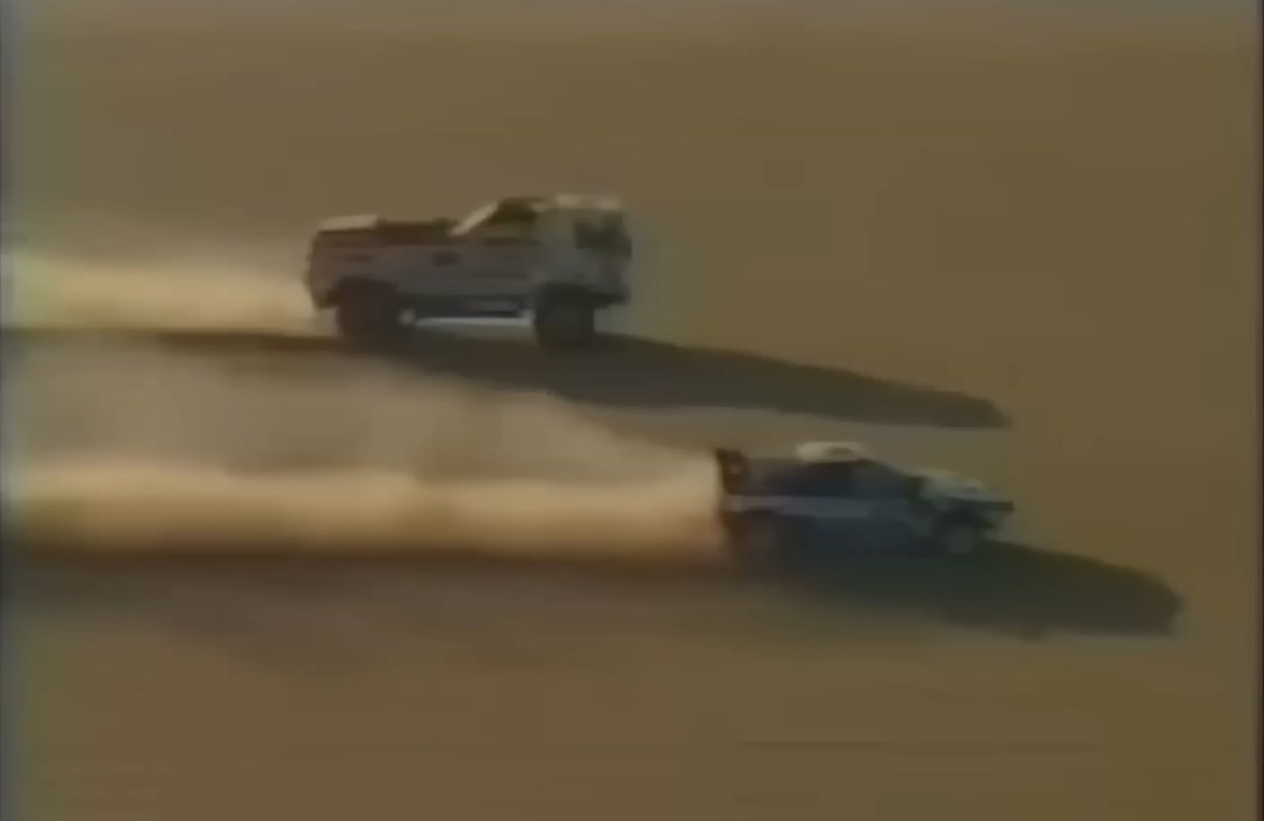 Pogoń za nieosiągalnym na Rajdzie Dakar. 1200-konny kolos wyprzedza lidera przy 200 km/h