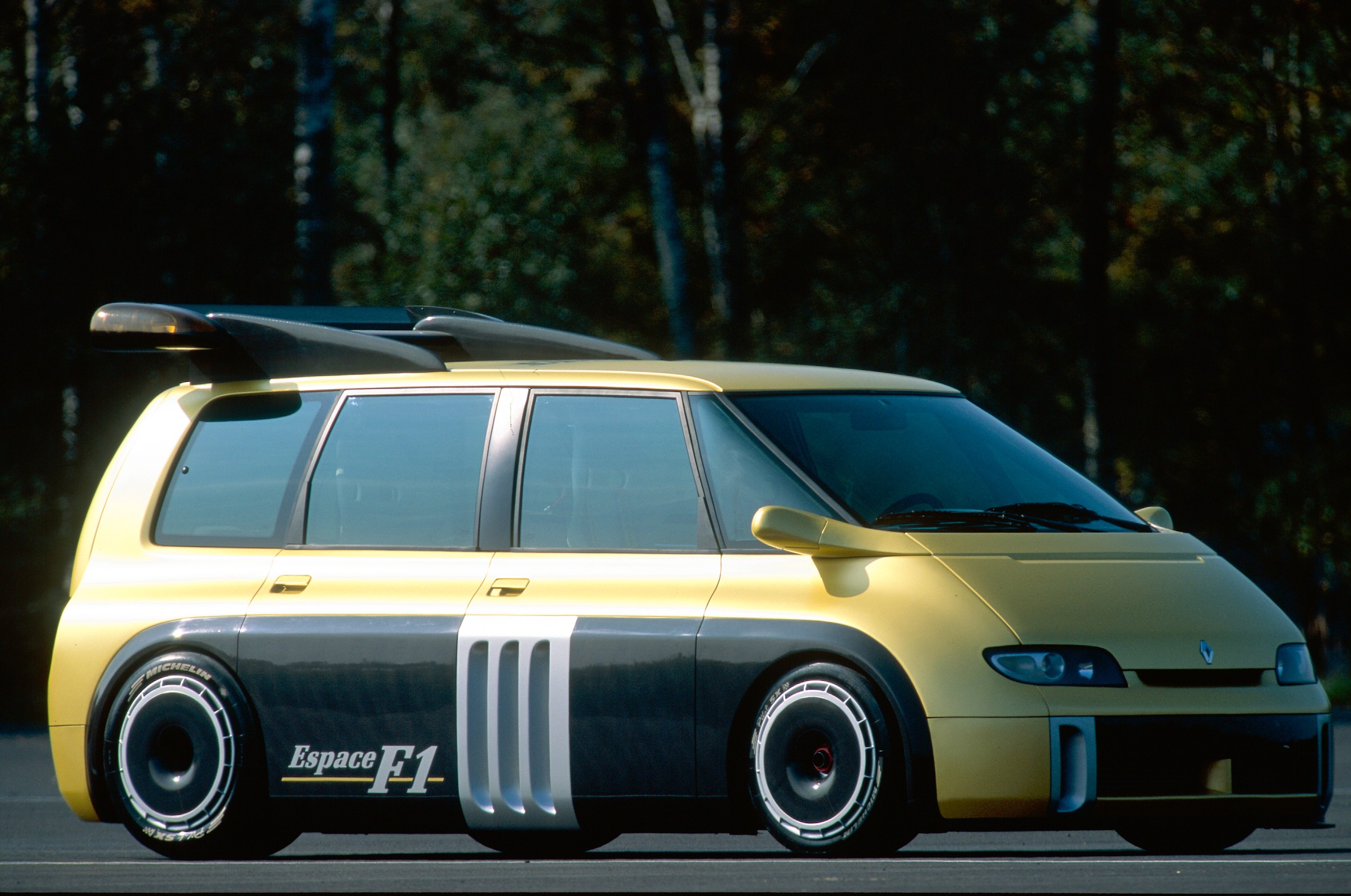 Renault Espace z silnikiem V10. Van, który przyspiesza do setki w 2,8 sekundy