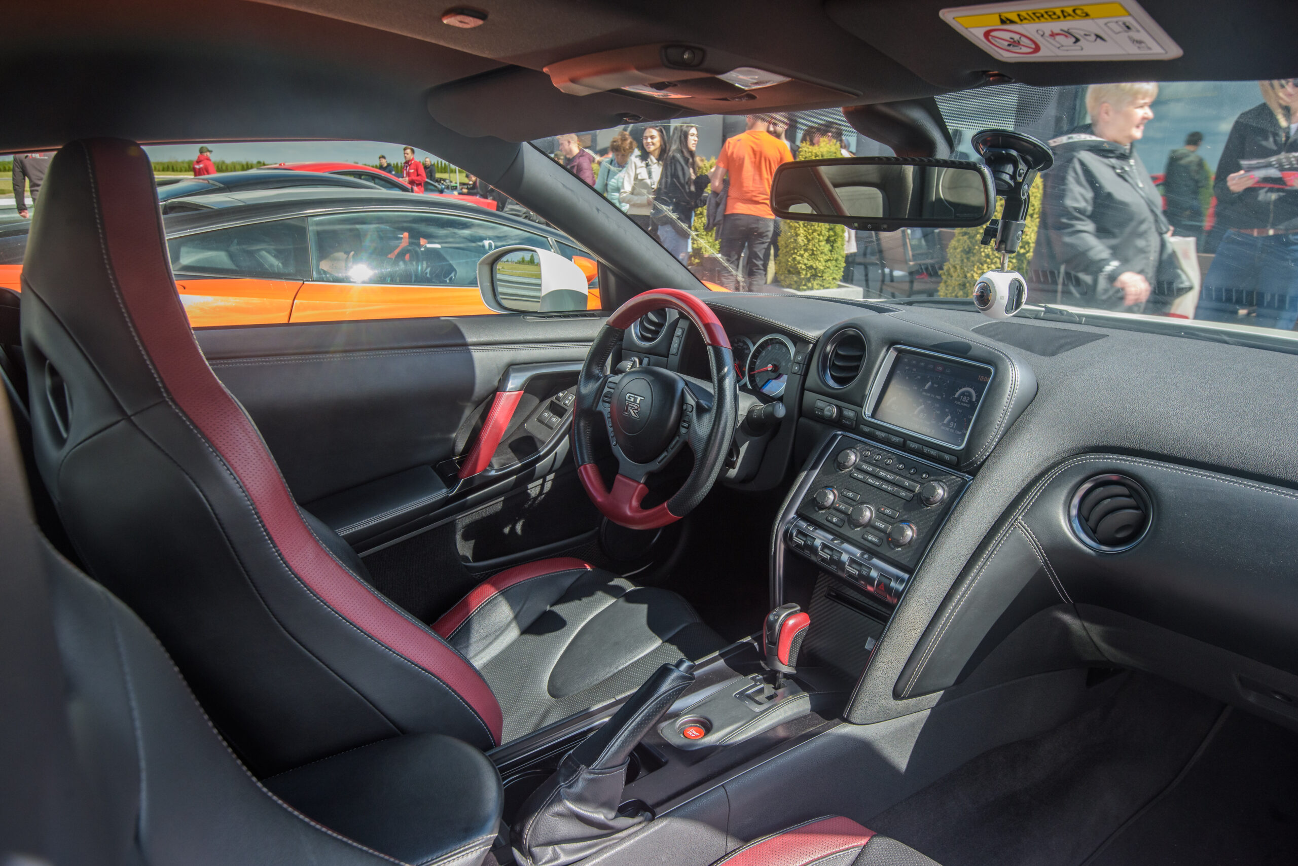 Czy są pojazdy wyścigowe dedykowane kobietom?