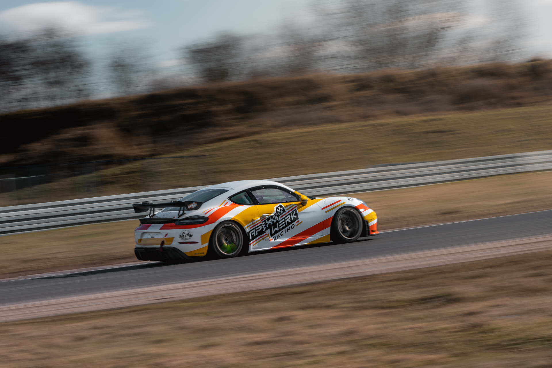 24 godziny w „zielonym piekle”! Polski zespół rzuca wyzwanie na Nürburgringu