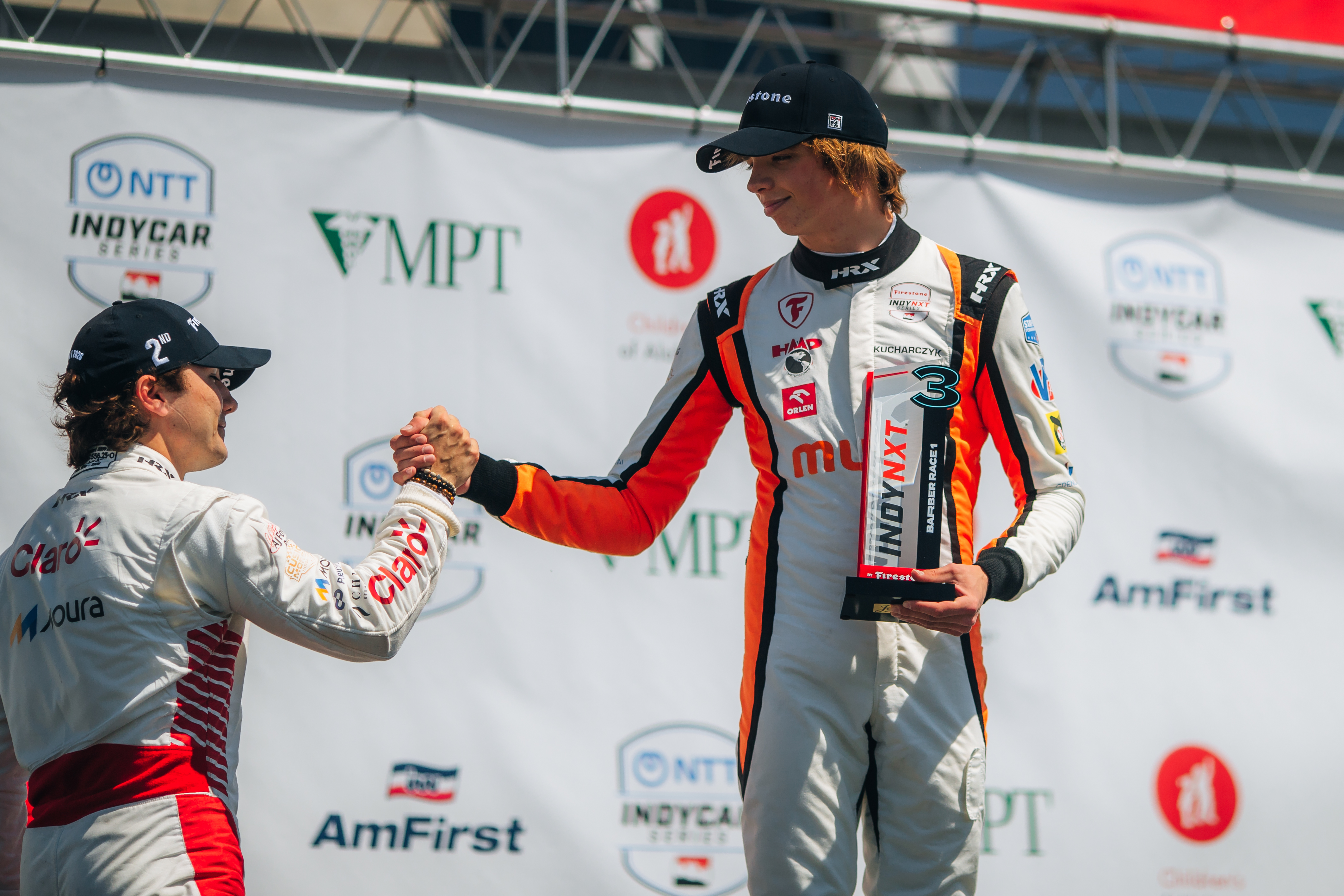 Tymek Kucharczyk umacnia pozycję w Indy NXT po weekendzie w Alabamie