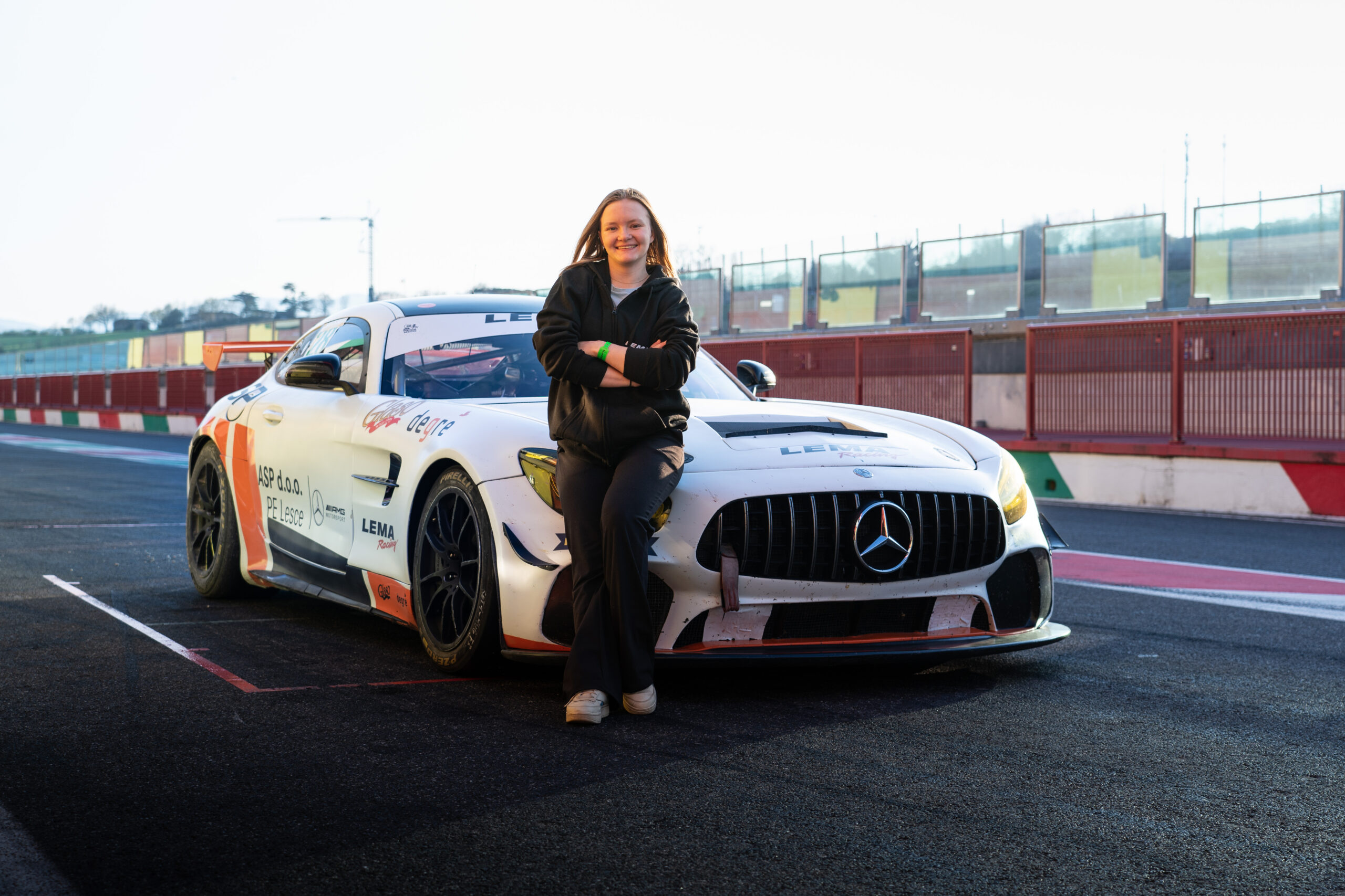 Kornelia Olkucka zmienia bolid na Mercedesa w okresie 2026