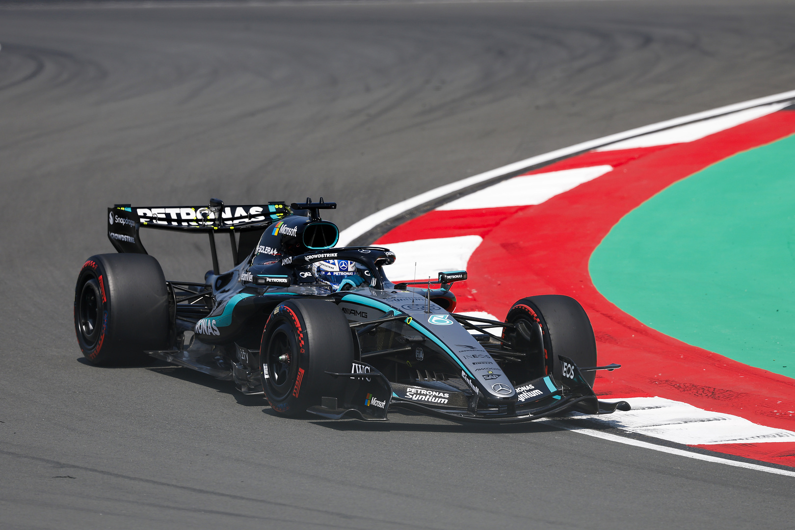 Mercedes dominuje w Chinach. Russel z pole position do sobotniego Sprintu