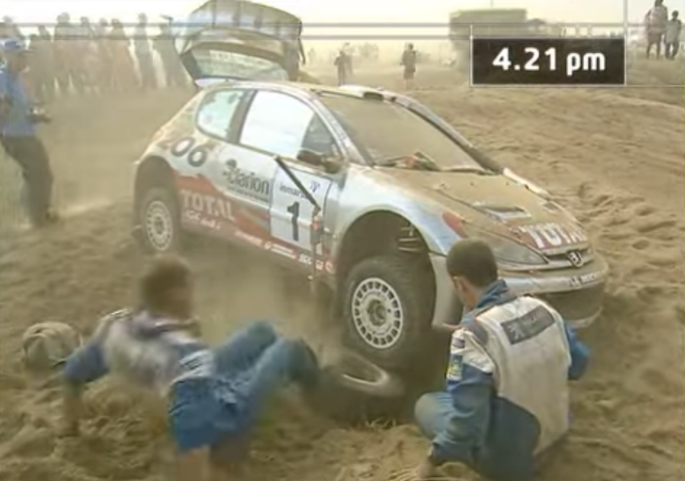 „To koniec!” Dramatyczna historia Richard Burnsa, który odpadł przed serwisem w Safari.