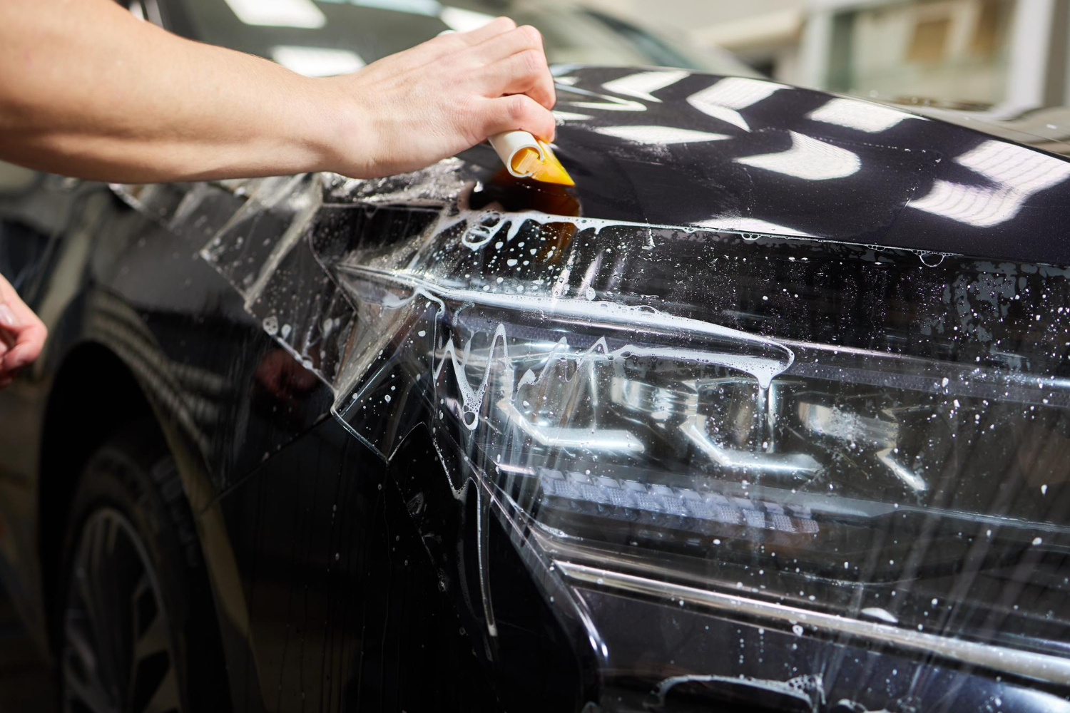 Folie ochronne PPF Rzeszów – najskuteczniejszy sposób na odpryski od kamieni na masce i zderzaku