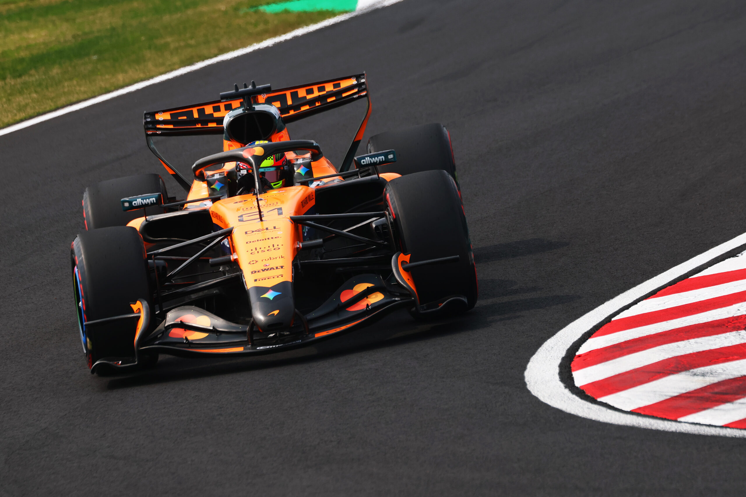 Oscar Piastri wierzy w walkę z Mercedesem