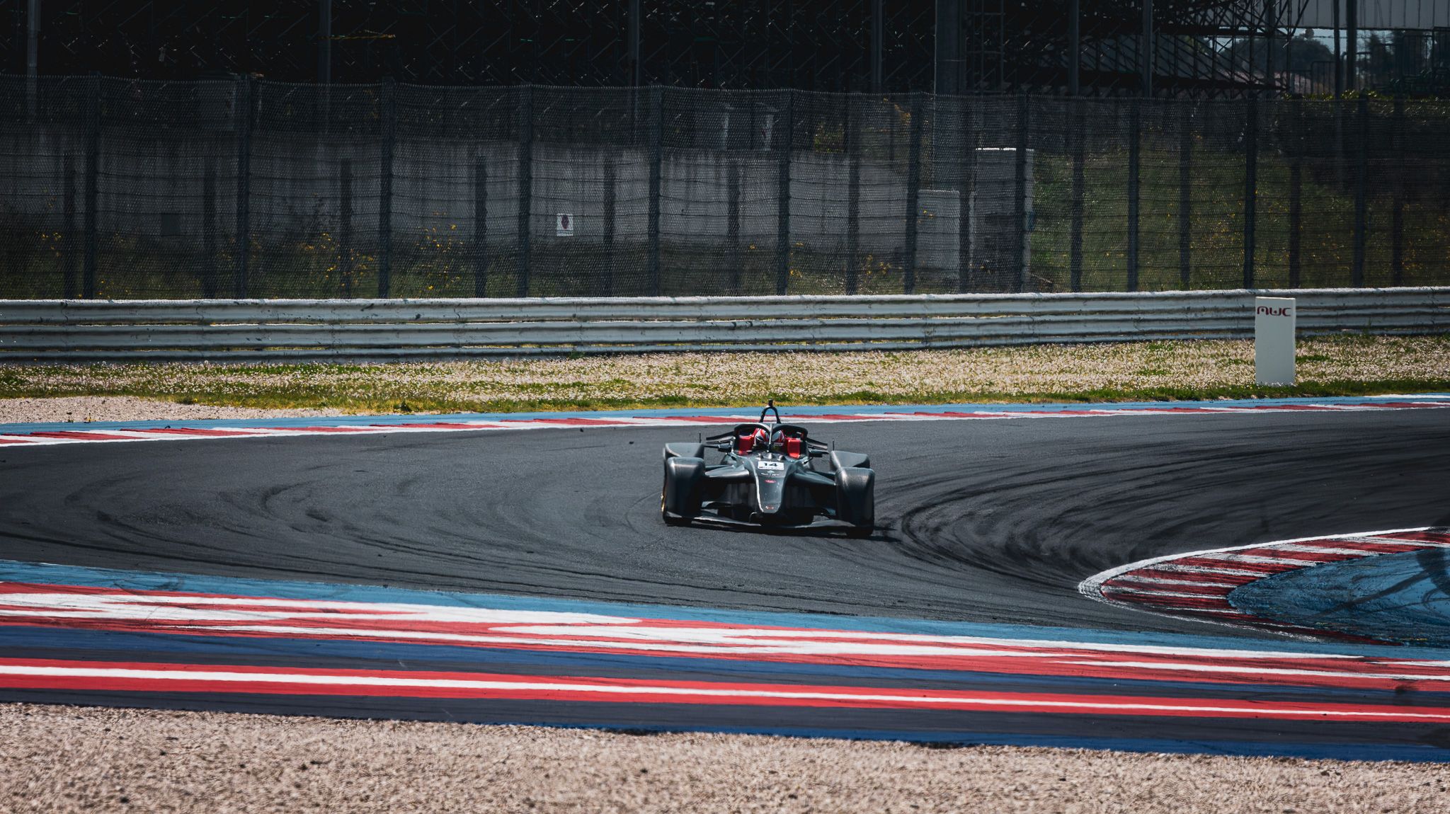 Iwo Beszterda rozpoczyna włoski sezon w Formule Prototypów