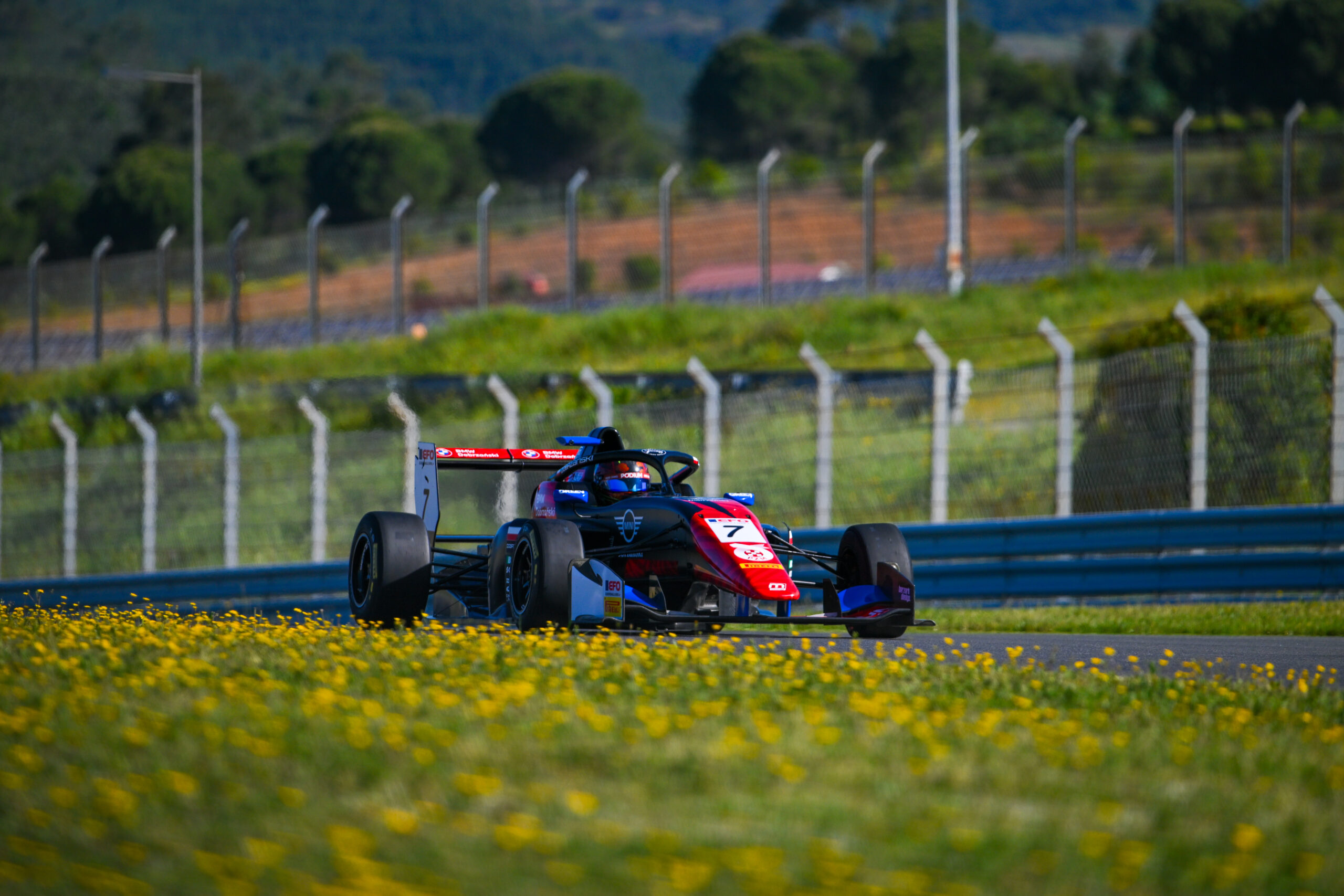 Wiktor Dobrzański liderem klasyfikacji debiutantów po wyścigach w Portimão