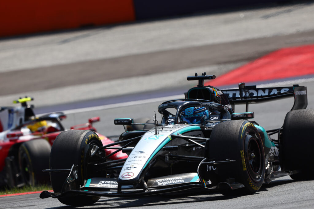 SPIELBERG, AUSTRIA - JUNE 28: George Russell of Great Britain driving the (63) Mercedes AMG Petronas F1 Team W17 on track during the F1 Grand Prix of Austria at Red Bull Ring on June 28, 2026 in Spielberg, Austria. (Photo by 