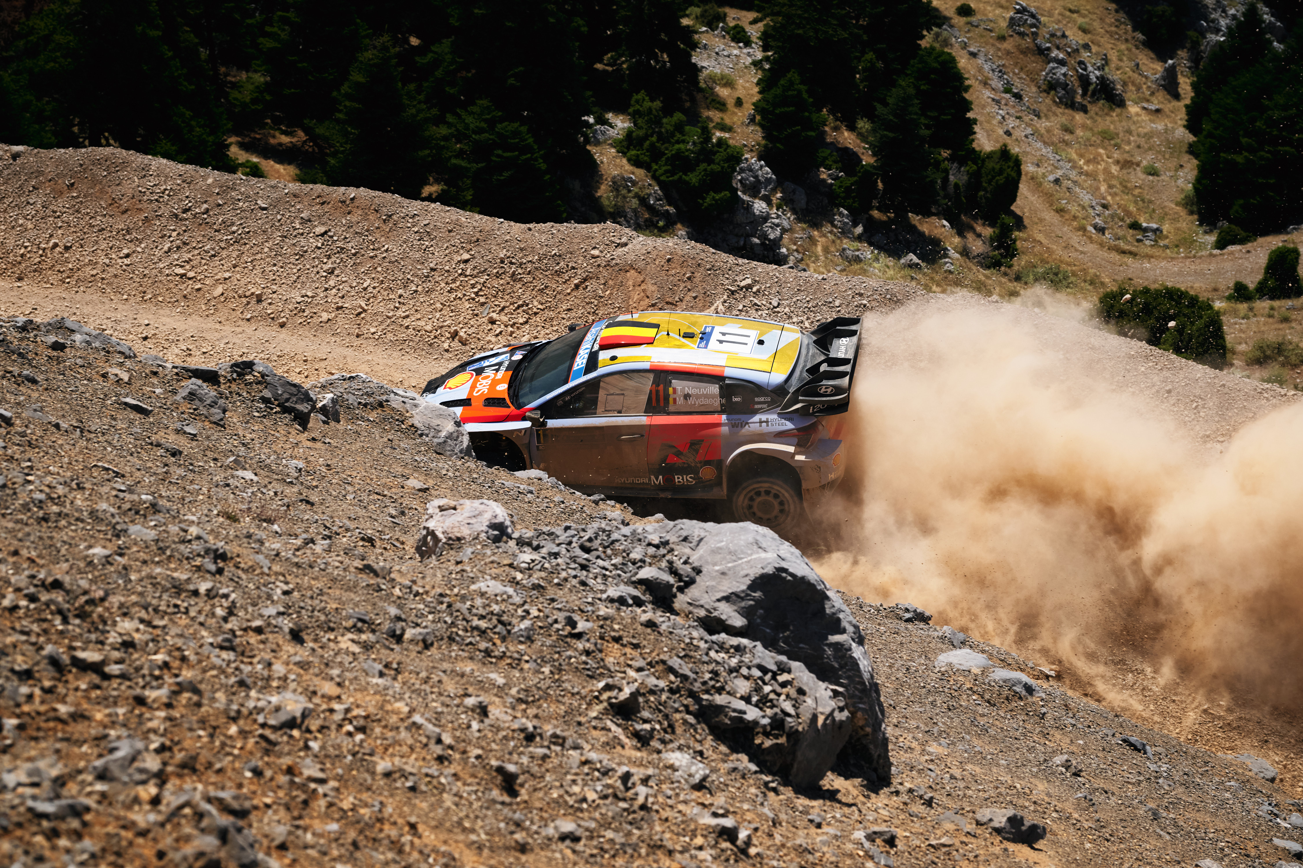 Thierry Neuville liderem Rajdu Akropolu po trudnym piątku