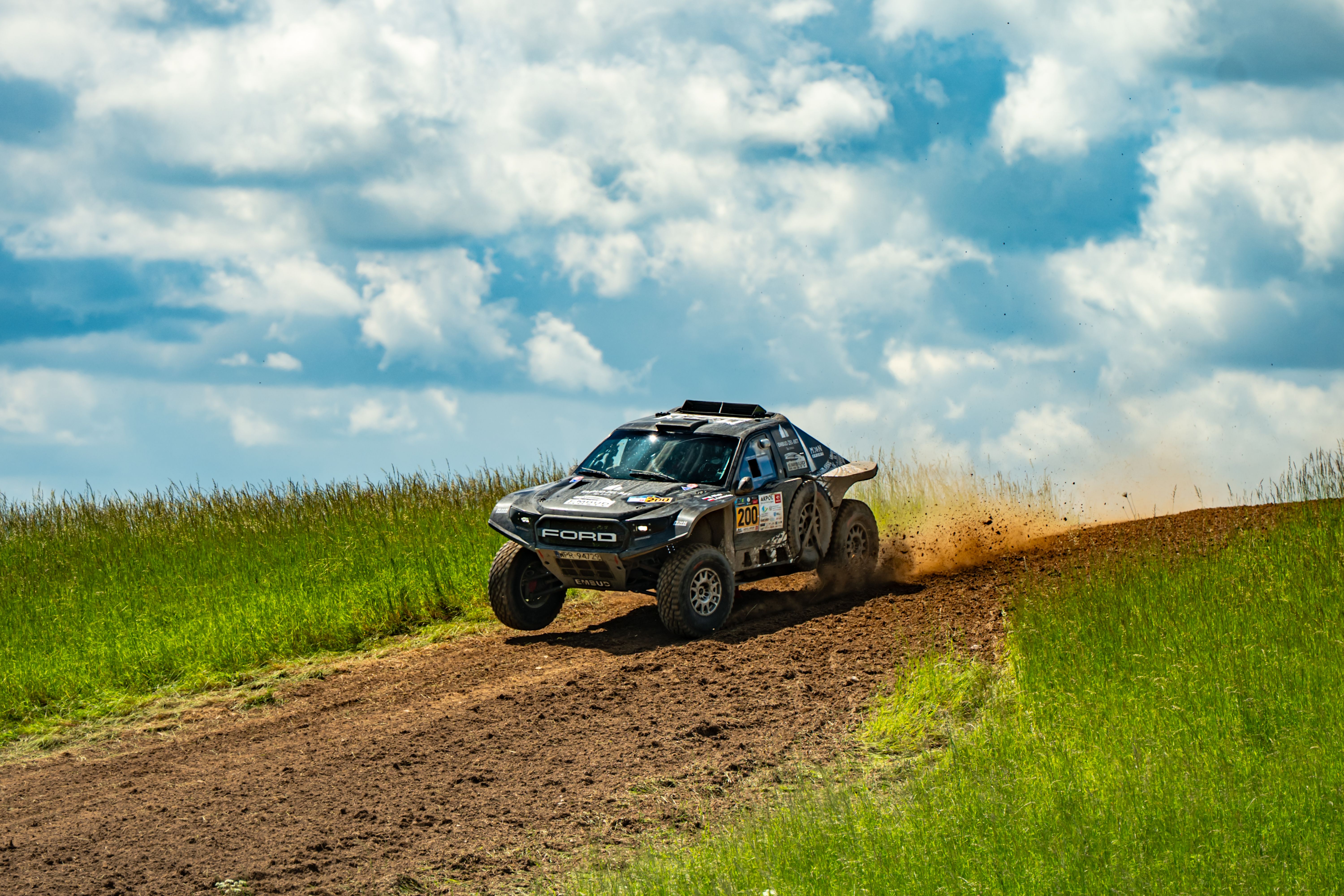 Zwycięstwo Wiatra i Łaskawca w AKPOL Mikołajki Rally 2026. Spektakularny pościg na Mazurach