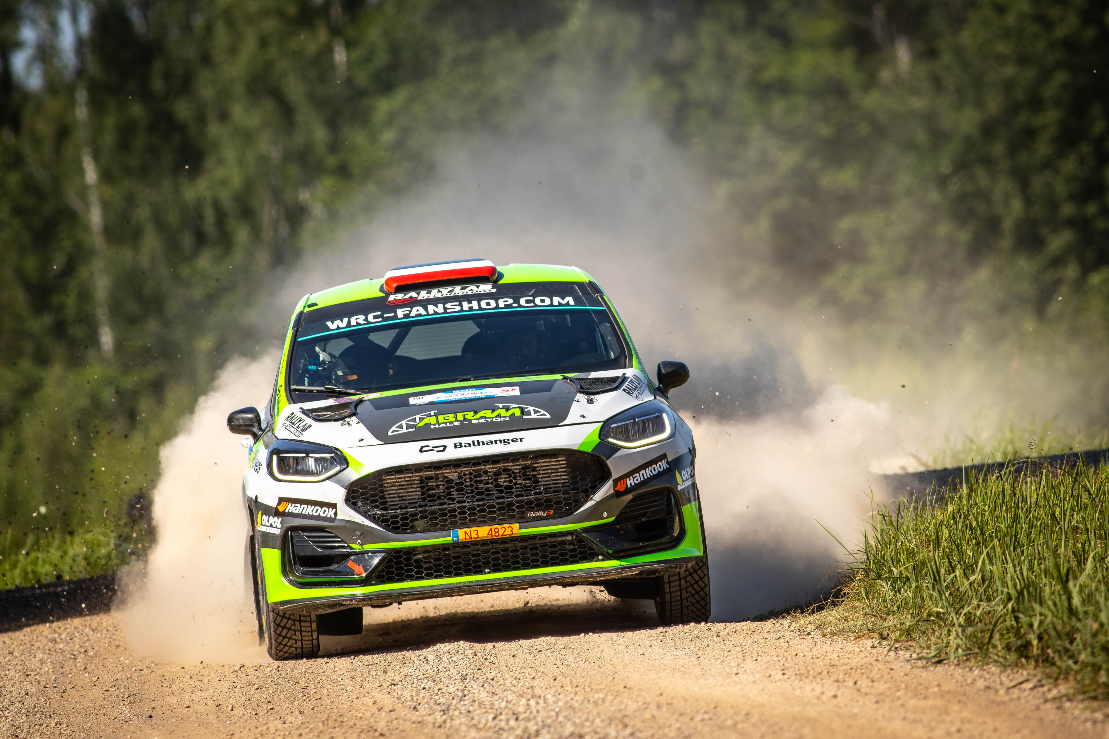 Tymek Abramowski i Jakub Wróbel wygrali Rajd Estonii 2026. Pierwszy triumf Polaków w WRC3