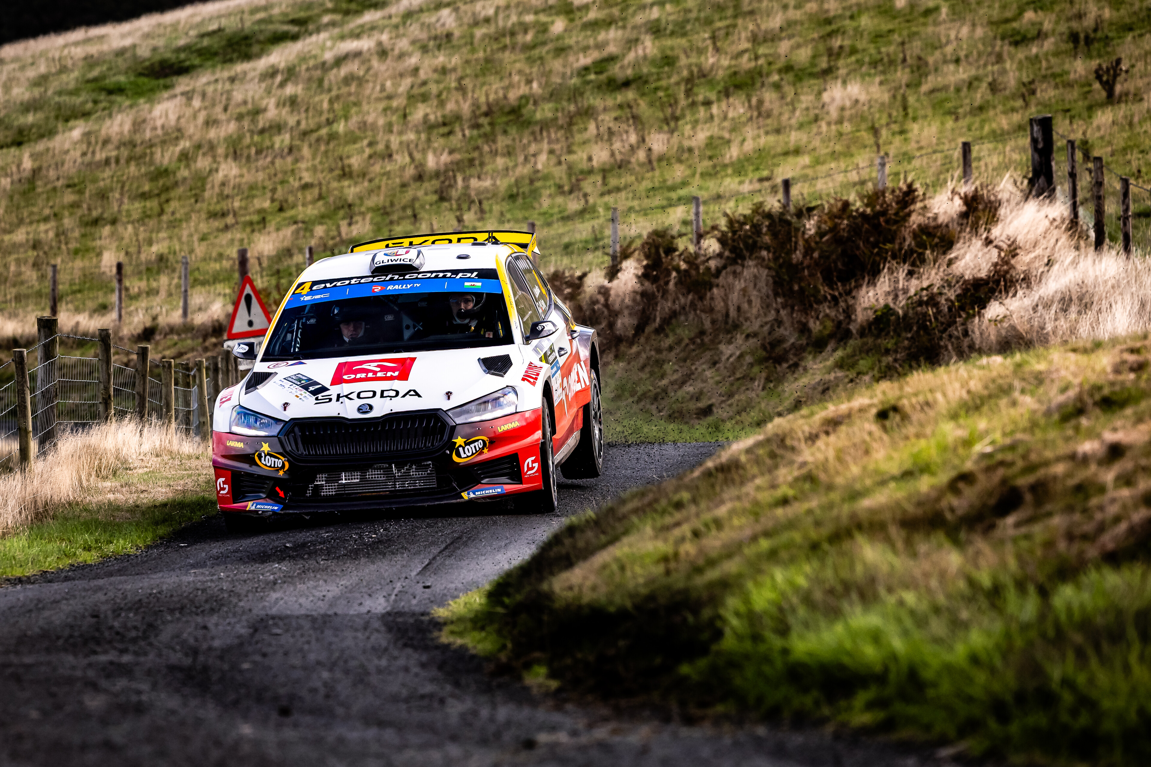 Kris Meeke liderem Rali Ceredigion 2026. Teemu Suninen o krok od mistrzostwa ERC