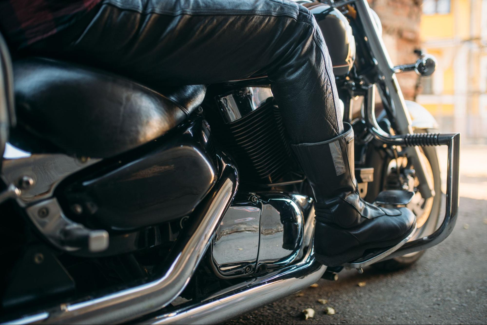 Czy cięższy motocykl zawsze jest trudniejszy w prowadzeniu?